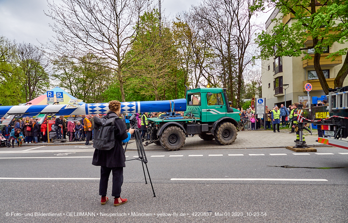 01.05.2023 - Maibaumaufstellung in Berg am Laim